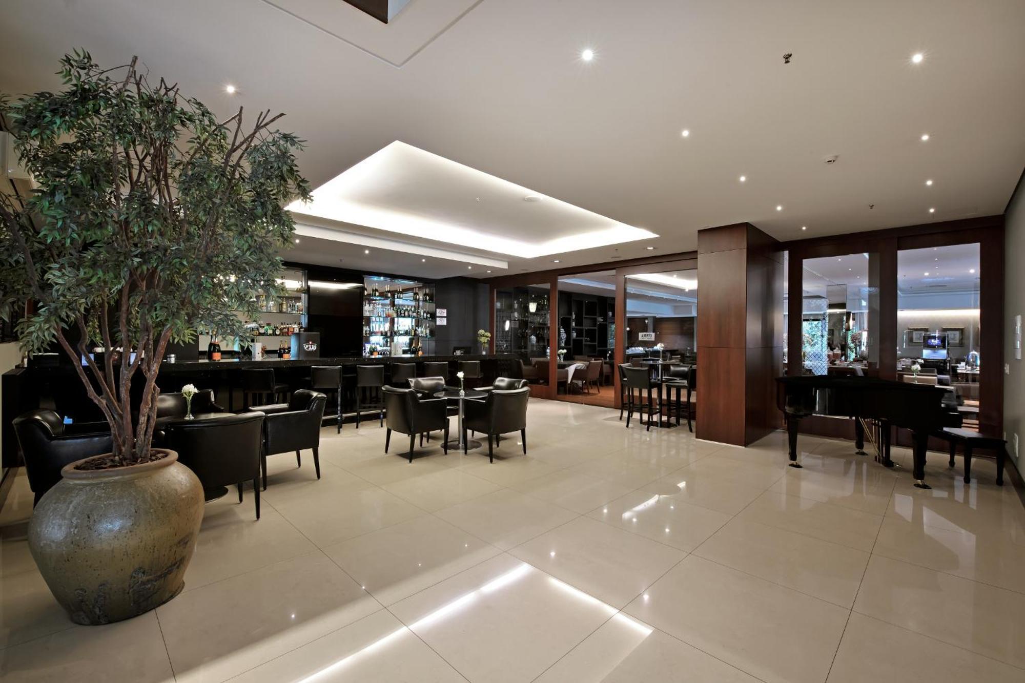 Hotel Mont Blanc Premium Ribeirao Preto Ngoại thất bức ảnh The interior of the lounge