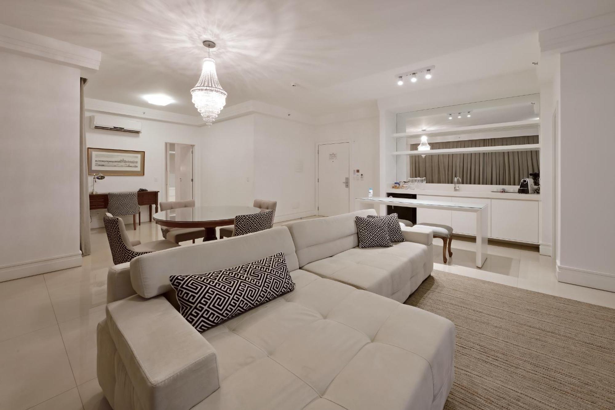 Hotel Mont Blanc Premium Ribeirao Preto Phòng bức ảnh A living room in a condominium