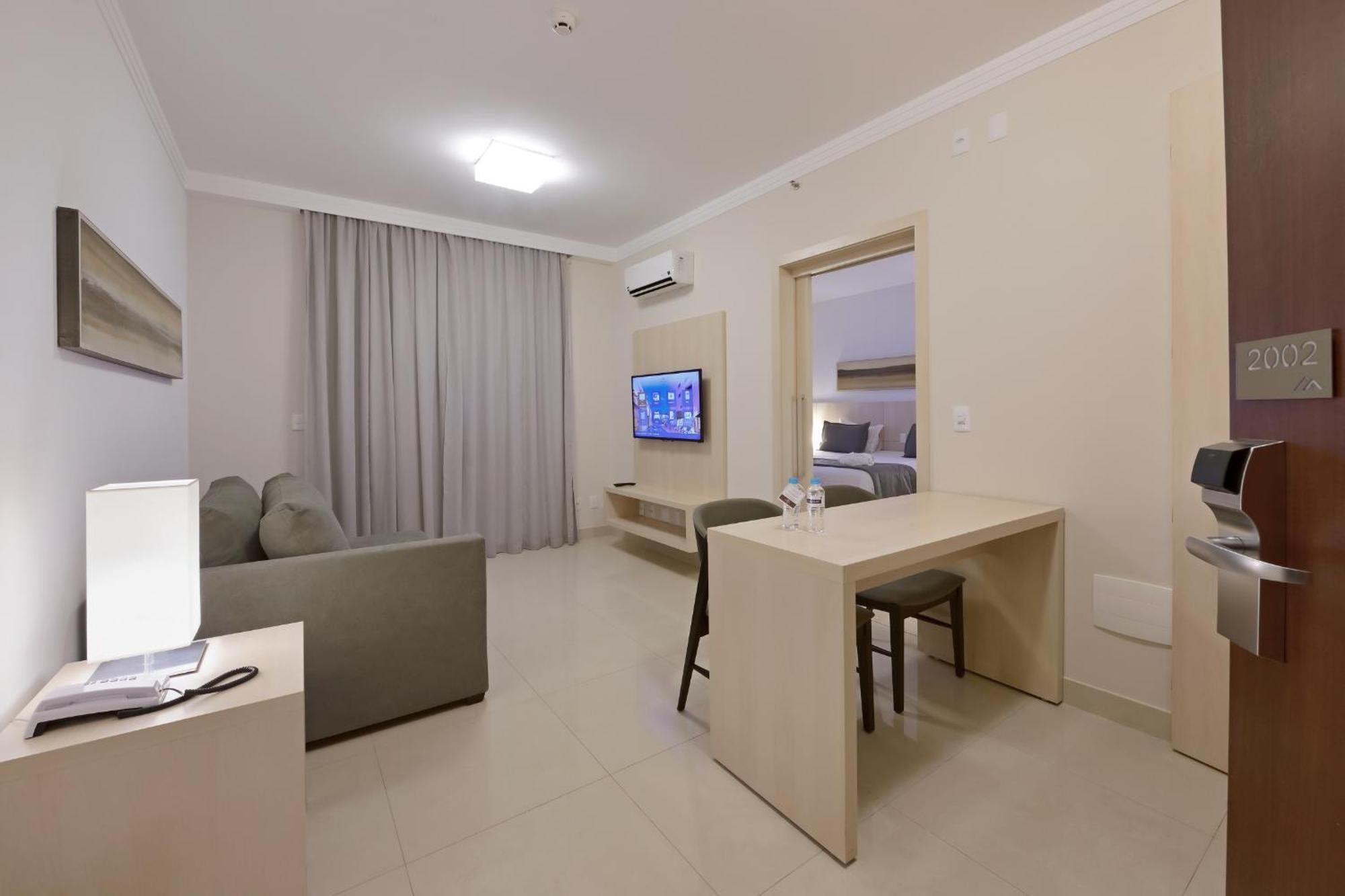 Hotel Mont Blanc Premium Ribeirao Preto Phòng bức ảnh A typical one-bedroom apartment