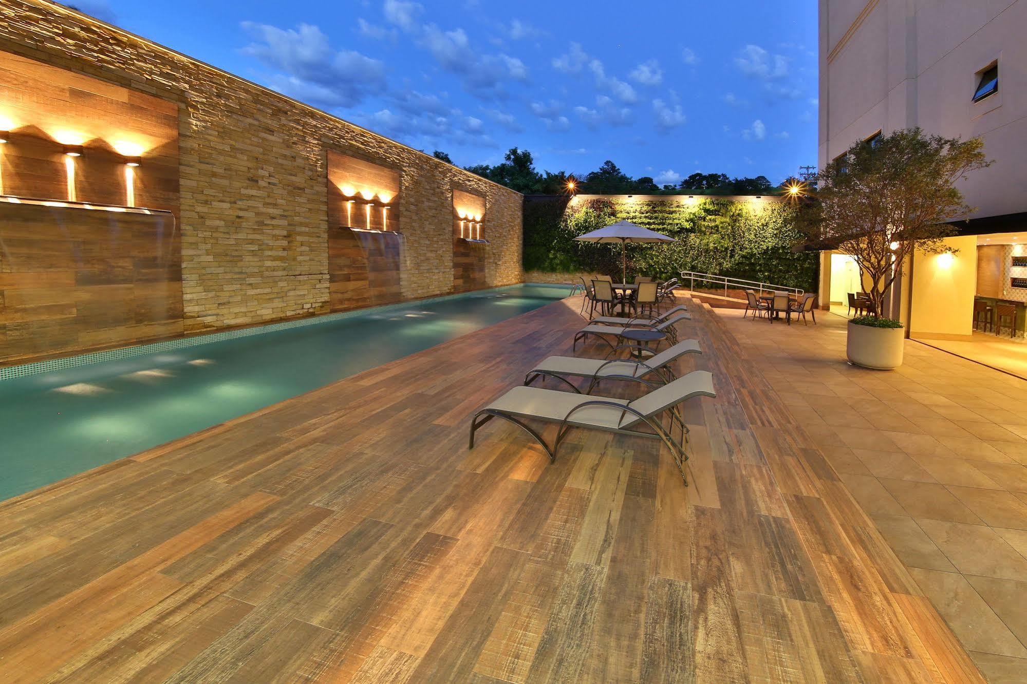 Hotel Mont Blanc Premium Ribeirao Preto Ngoại thất bức ảnh The pool at the hotel