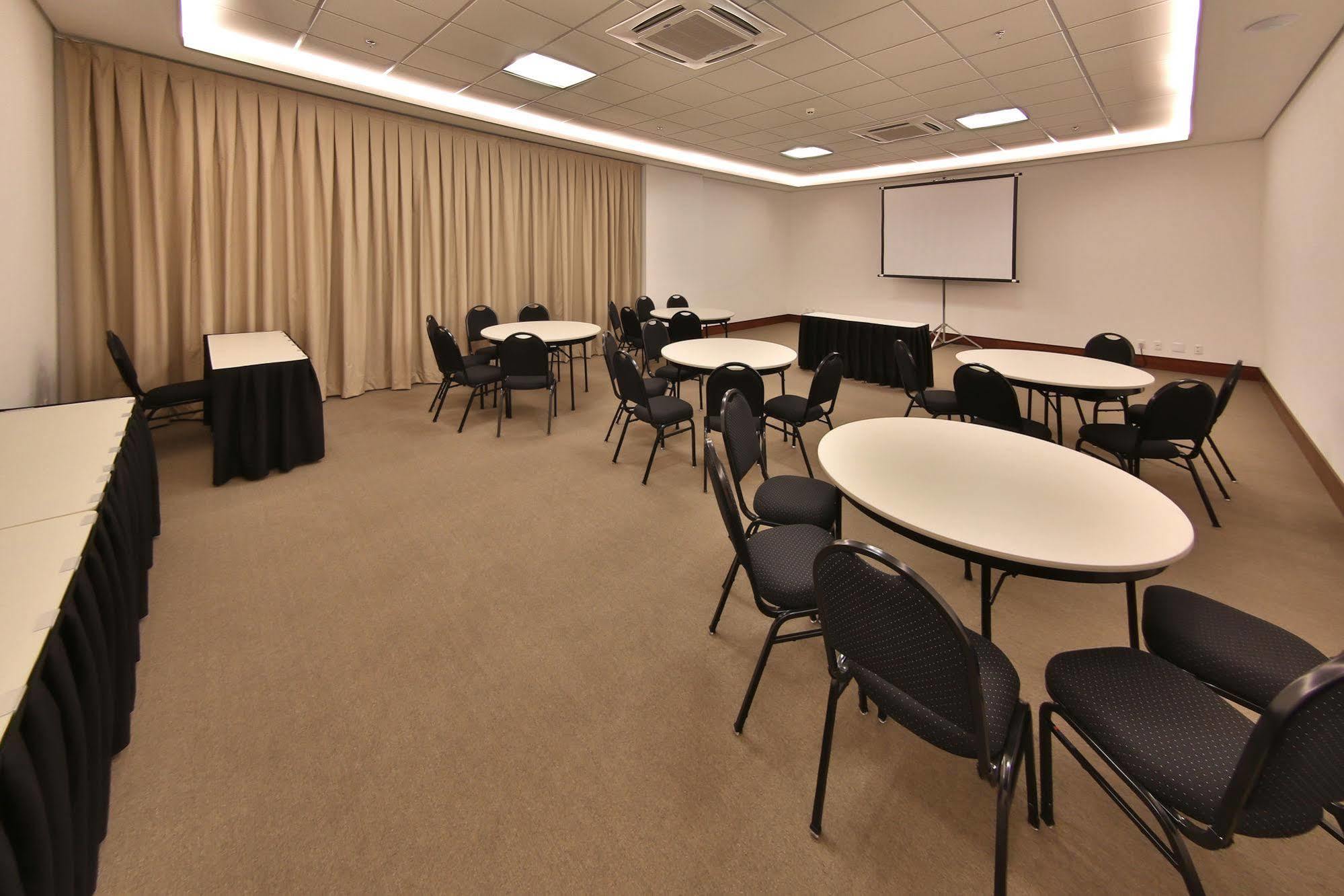 Hotel Mont Blanc Premium Ribeirao Preto Ngoại thất bức ảnh A meeting room at the National Library of the Netherlands